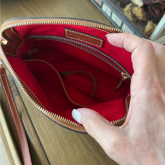 NWOT Dooney & Bourke Cameron Bag with Adjustable D&B Leather Shoulder Strap - Picture 6 of 11